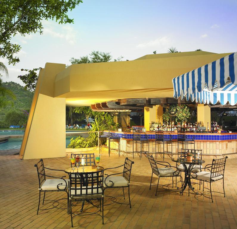 Soho Hotel & Casino At Sun City Bagian luar foto