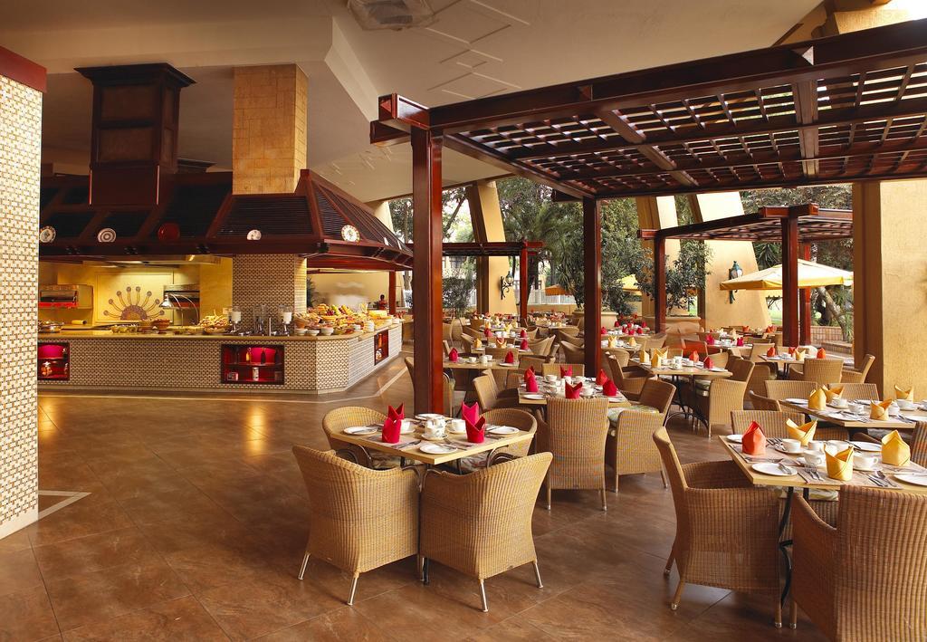 Soho Hotel & Casino At Sun City Bagian luar foto