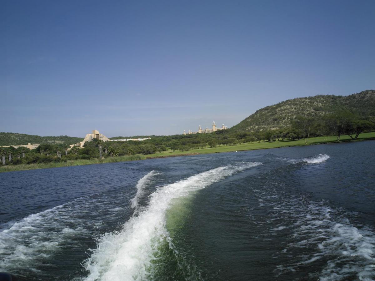 Soho Hotel & Casino At Sun City Bagian luar foto